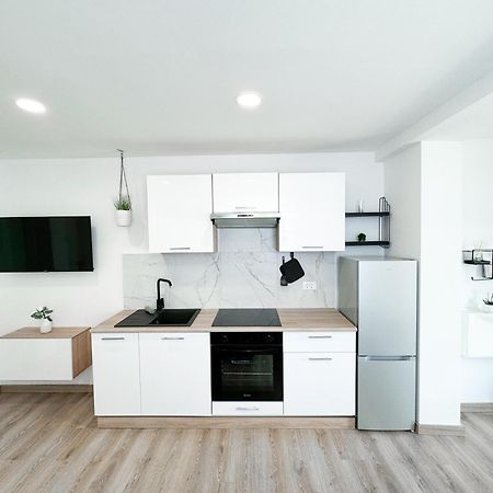 The Pinot'S Apartments Копер Экстерьер фото