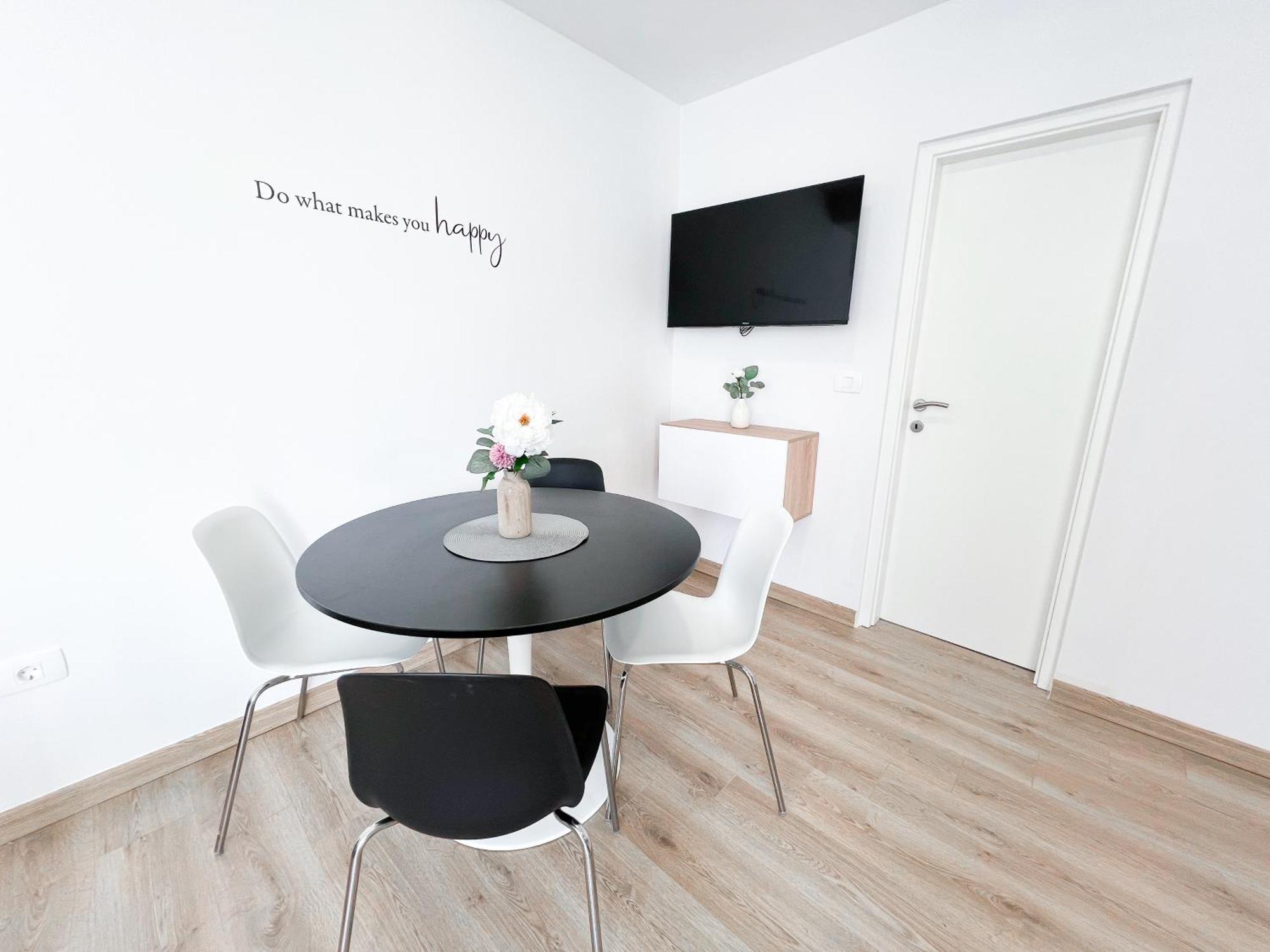 The Pinot'S Apartments Копер Экстерьер фото
